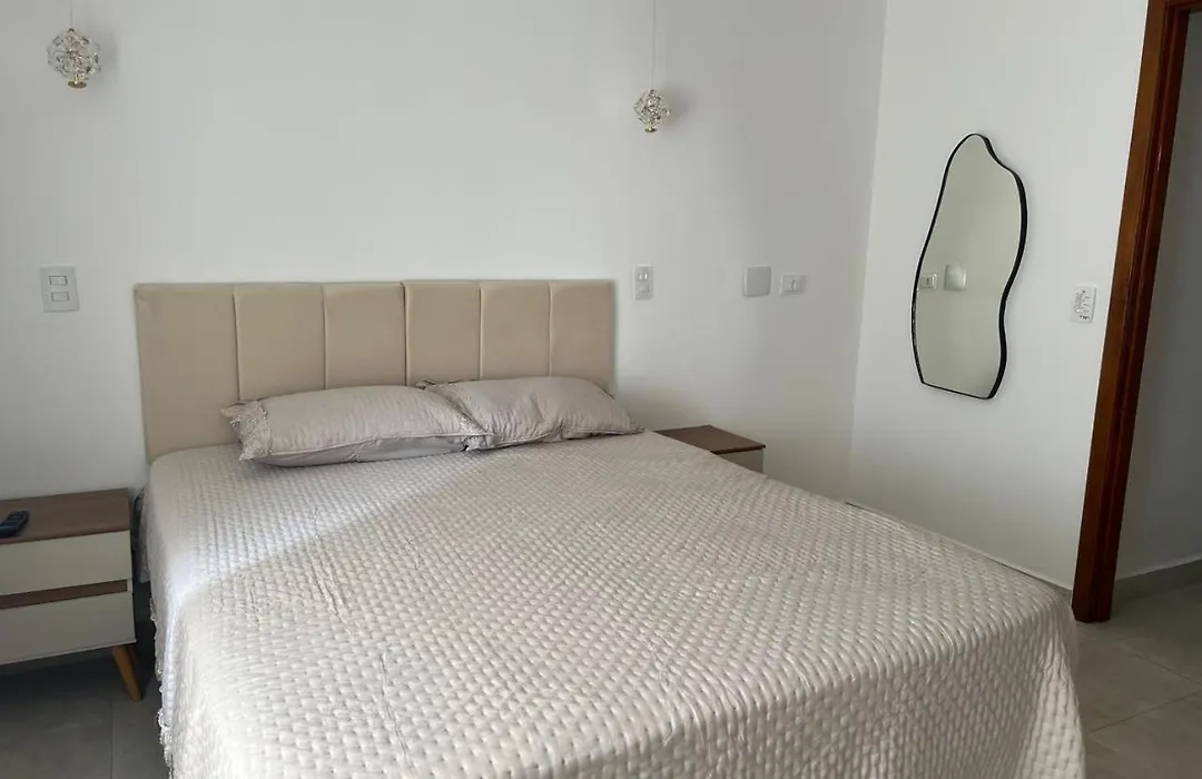Beleza de apartamento 300 metros da praia-1